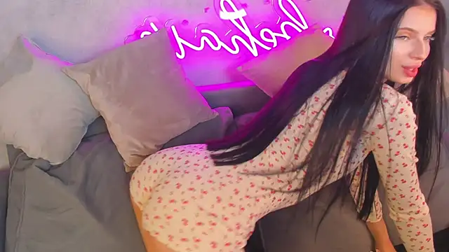 Eva Mayers online show from November 14, 2025, 12:42 am