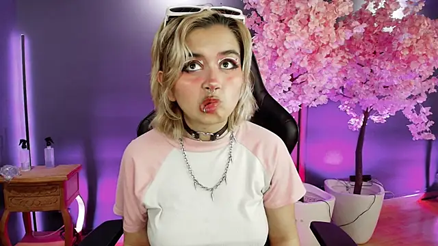 Navier   online show from November 6, 2025, 7:48 pm