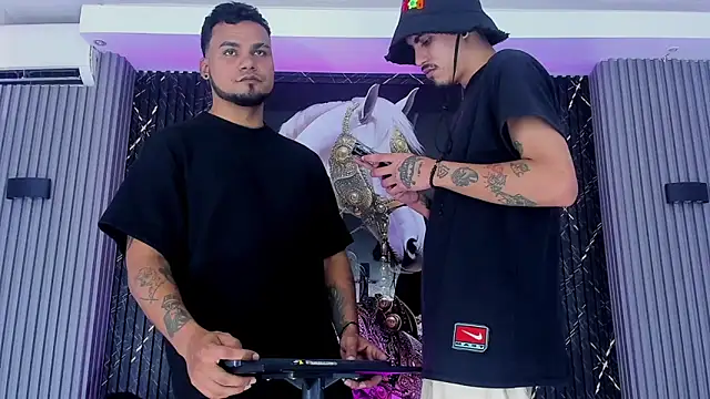 handsome boys22 online show from December 13, 2025, 8:04 pm