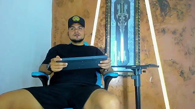 handsome boys22 online show from January 18, 2026, 1:59 pm