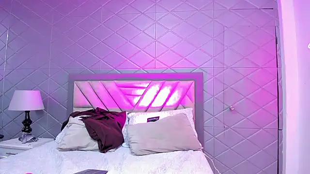 ViolettRouse online show from December 14, 2025, 4:56 pm