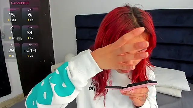 melanie roux   online show from November 25, 2025, 12:16 pm