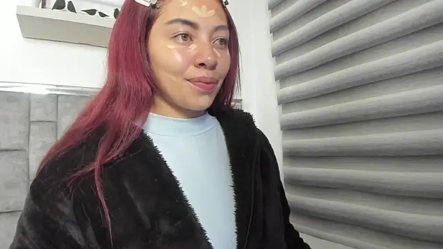 Snapshot of melanie_roux__ chatting on June 19, 2026, 3:44 am melanie roux online show from June 19, 2026, 3:44 am