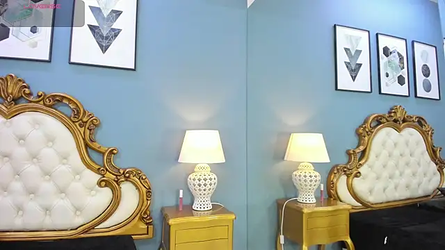 Snapshot of MiaCassel chatting on November 17, 2025, 12:11 pm MiaCassel online show from November 17, 2025, 12:11 pm