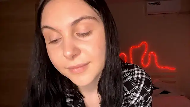 MyraLitterers online show from February 7, 2026, 4:33 pm