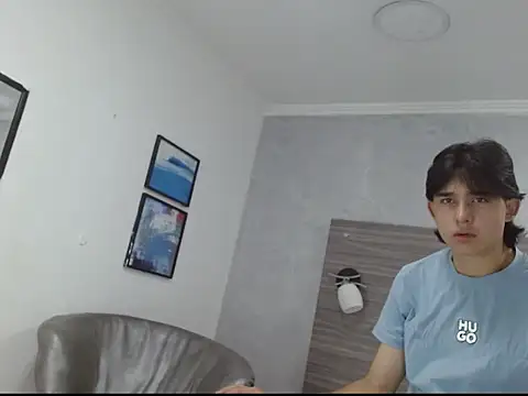 Tom 0001 online show from October 26, 2025, 8:04 pm