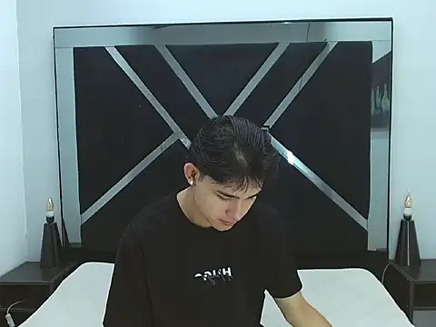 Tom 0001 online show from December 19, 2025, 12:45 pm