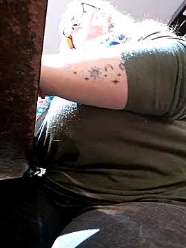 Snapshot of JennyInVegas chatting on November 3, 2025, 1:01 pm JennyInVegas online show from November 3, 2025, 1:01 pm