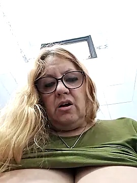 Snapshot of JennyInVegas chatting on November 6, 2025, 1:56 pm JennyInVegas online show from November 6, 2025, 1:56 pm