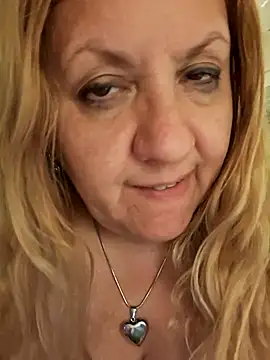 Snapshot of JennyInVegas chatting on November 23, 2025, 2:22 am JennyInVegas online show from November 23, 2025, 2:22 am