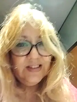 Snapshot of JennyInVegas chatting on December 1, 2025, 2:33 pm JennyInVegas online show from December 1, 2025, 2:33 pm