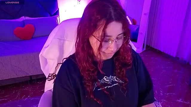 littlee red online show from February 1, 2026, 8:29 pm