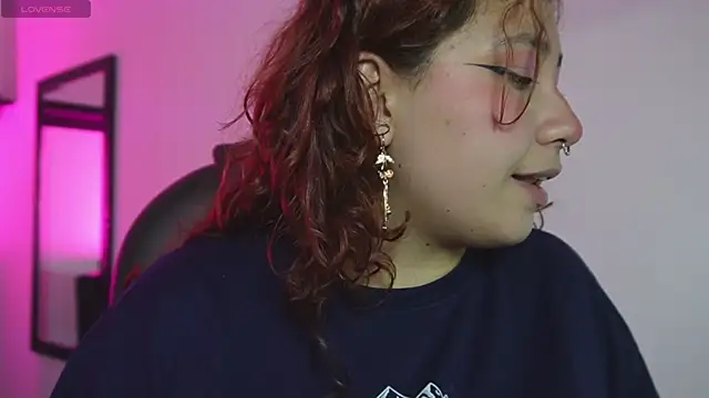 littlee red online show from April 18, 2026, 8:31 pm