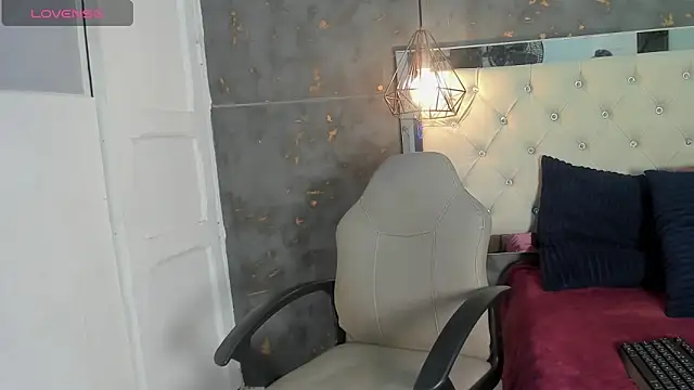 karla ruso online show from October 25, 2025, 12:45 pm