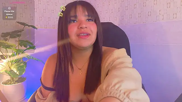 Miia aurora online show from December 19, 2025, 11:39 am