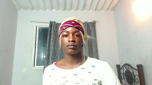 Snapshot of TheXEbonyxxx chatting on December 17, 2025, 4:29 am TheXEbonyxxx online show from December 17, 2025, 4:29 am