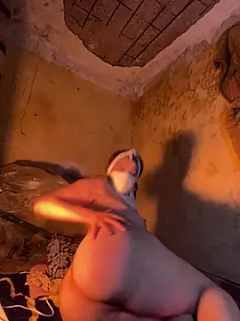 SaraChouchou online show from February 24, 2026, 11:36 pm