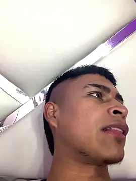 Emiliano Reyes online show from November 23, 2025, 6:57 am