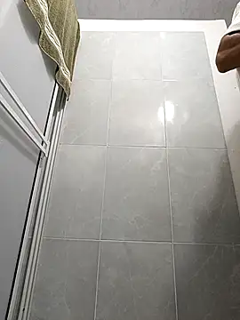 Iam Delirio online show from October 19, 2025, 10:10 pm