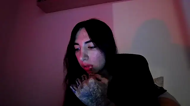 valeriahornier online show from May 22, 2026, 1:35 am