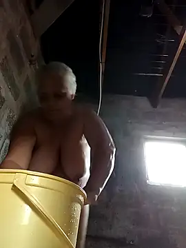 juicyboode online show from October 26, 2025, 2:23 pm