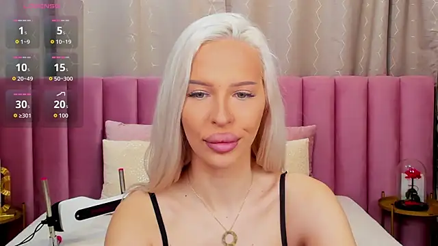 KailaCrystall online show from December 3, 2025, 1:46 am