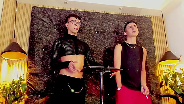 the fenix boy online show from October 28, 2025, 5:11 am