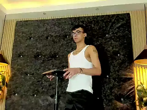 the fenix boy online show from November 2, 2025, 7:27 pm