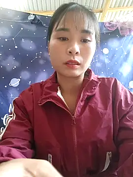 Squirrel-Pear online show from November 14, 2025, 1:26 am