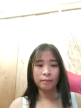 Squirrel-Pear online show from December 19, 2025, 3:57 am