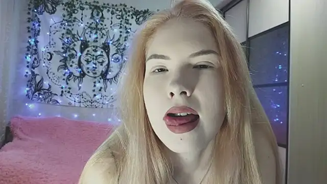 Snapshot of VETT_KITTY chatting on November 22, 2025, 6:23 am VETT KITTY online show from November 22, 2025, 6:23 am