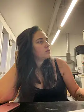 YourFrenchFeliciexo online show from December 18, 2025, 4:13 pm