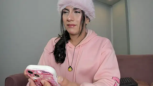 stefy bratz online show from March 26, 2026, 1:44 am