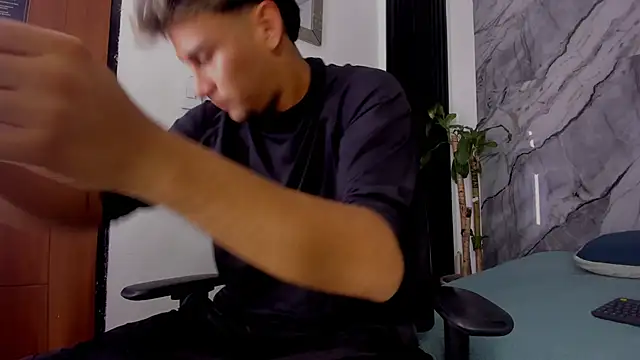 Alan-Smith1 online show from November 12, 2025, 7:57 pm