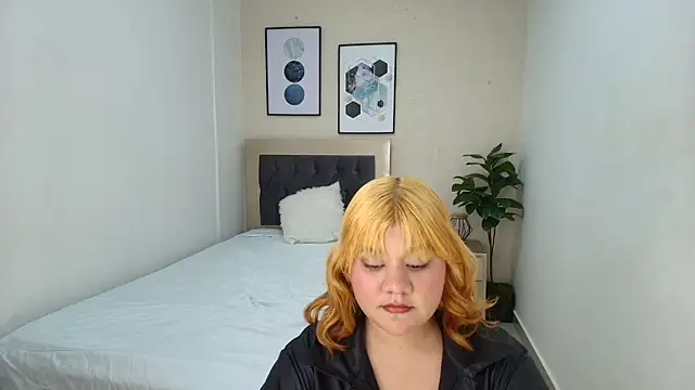 BRIANA WON online show from November 12, 2025, 3:18 am