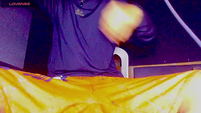 Snapshot of Anaconda_larga chatting on February 2, 2026, 1:21 pm Anaconda larga online show from February 2, 2026, 1:21 pm