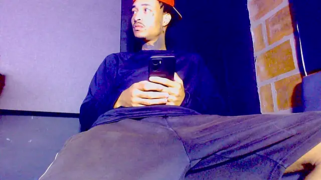 Snapshot of Anaconda_larga chatting on February 16, 2026, 2:35 pm Anaconda larga online show from February 16, 2026, 2:35 pm