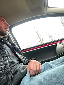 Rotteei1 online show from December 5, 2025, 2:03 pm