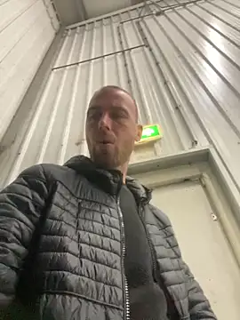 Rotteei1 online show from February 16, 2026, 9:05 am