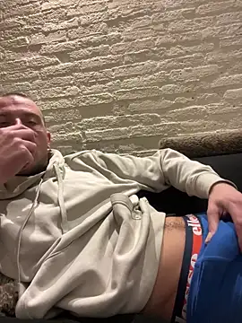 Rotteei1 online show from February 19, 2026, 7:54 pm