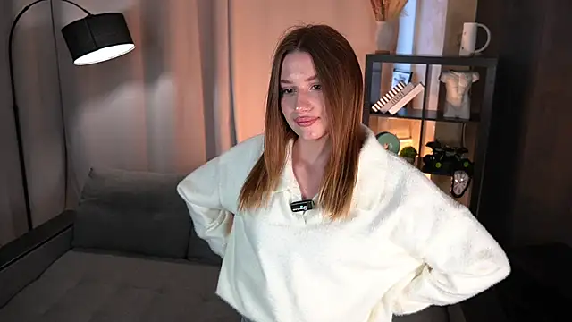 SerenelLee online show from October 21, 2025, 6:47 am