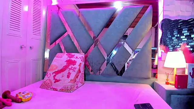 Scarlet Reyes online show from April 4, 2026, 6:38 pm