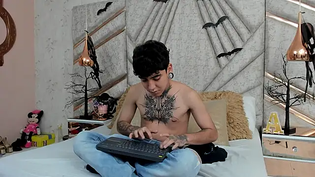 SantiOlsen online show from November 3, 2025, 3:41 am