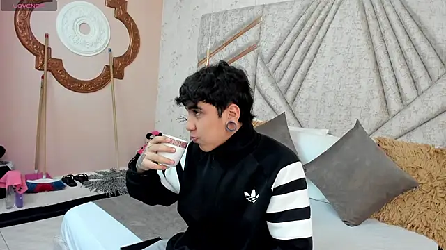 SantiOlsen online show from November 20, 2025, 12:05 pm