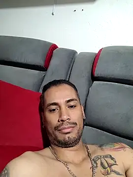 Snapshot of Michell85 chatting on October 24, 2025, 10:17 pm Michell85 online show from October 24, 2025, 10:17 pm