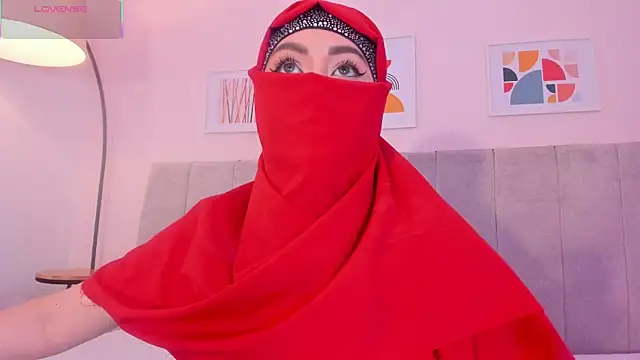 fatiima  online show from April 16, 2026, 7:03 pm