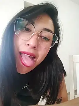 Snapshot of Chinitaaa28 chatting on November 2, 2025, 8:22 pm Chinitaaa28 online show from November 2, 2025, 8:22 pm