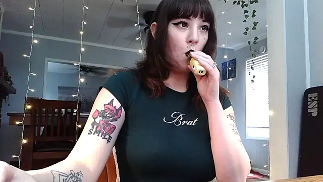 Trickylucy555 online show from May 12, 2026, 10:29 pm