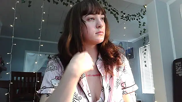 Snapshot of Trickylucy555 chatting on August 7, 2026, 2:41 pm Trickylucy555 online show from August 7, 2026, 2:41 pm