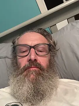 EazyRyder1976 online show from October 19, 2025, 3:18 am